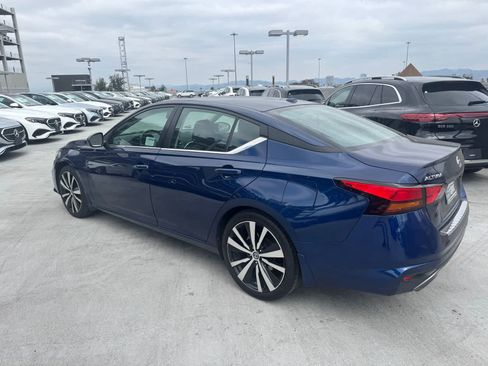 Used 2022 Nissan Altima 2.5 SR FWD image 4