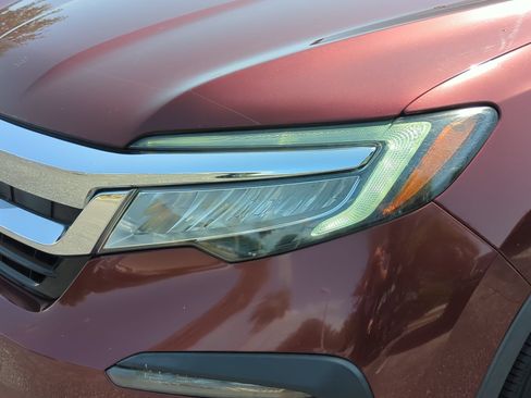 Used 2022 Honda Pilot Touring image 10