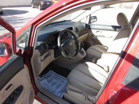 Used 2007 Kia Rondo LX w/ Convenience Pkg image 21