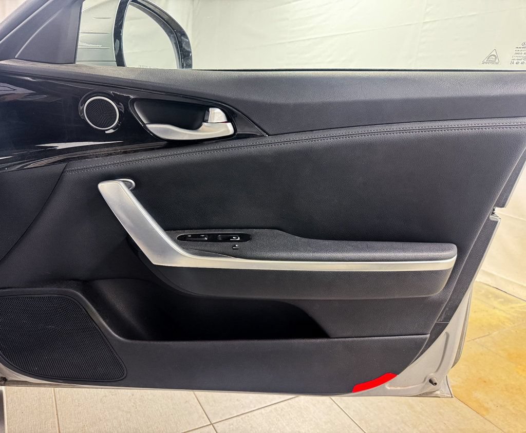 Used 2018 Kia Stinger AWD/4WD image 17