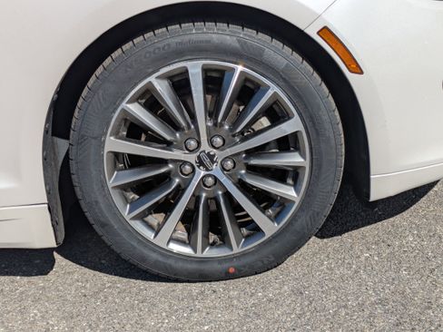 Used 2018 Lincoln MKZ Select w/ Select Plus Package image 11