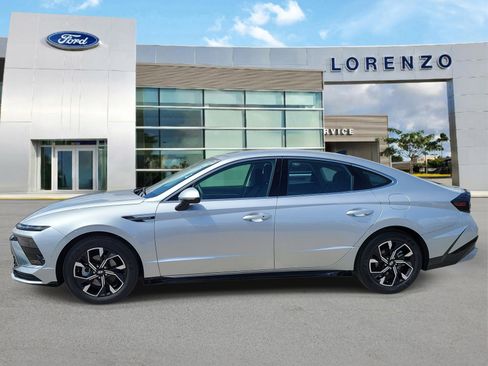 Used 2025 Hyundai Sonata SEL FWD image 8