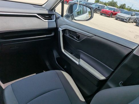 Used 2022 Toyota RAV4 LE FWD image 20