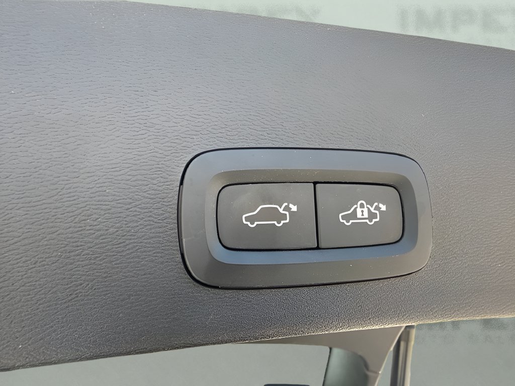 Used 2023 Volvo XC40 Recharge Plus AWD/4WD image 22