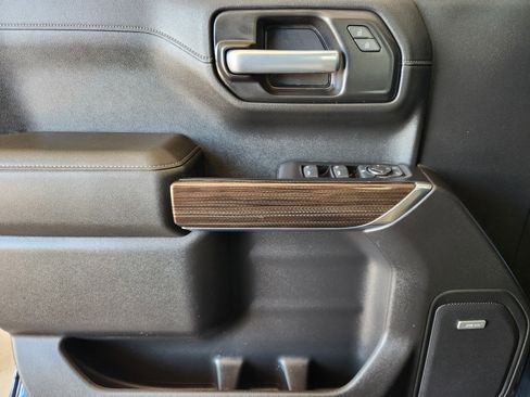 Used 2021 Chevrolet Silverado 1500 LT Trail Boss w/ Convenience Package II image 23