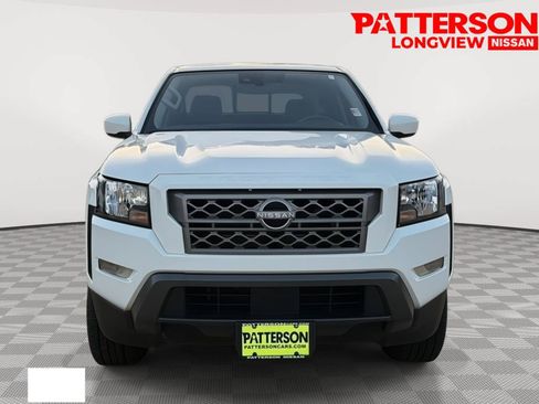 Used 2023 Nissan Frontier SV w/ SV Convenience Package RWD image 2