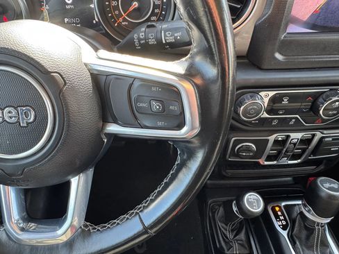Used 2021 Jeep Wrangler Unlimited Sahara AWD/4WD image 28
