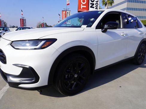 Used 2023 Honda HR-V Sport image 4