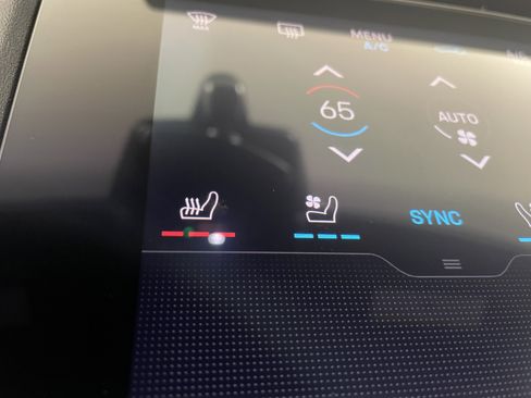 Used 2022 Porsche Taycan image 23