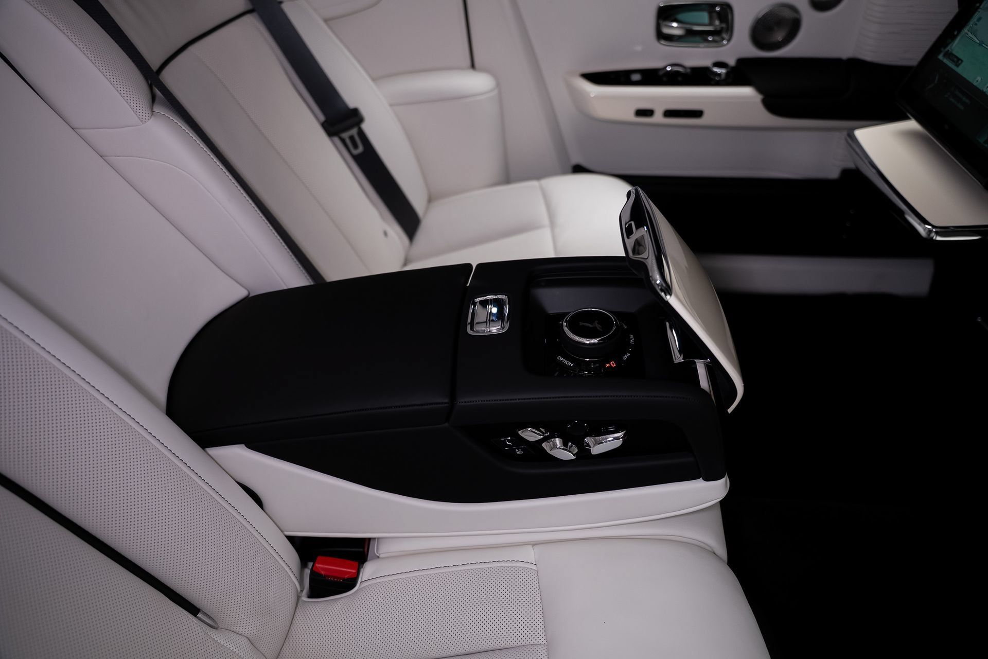 Used 2024 Rolls-Royce Phantom Extended Wheelbase RWD image 75