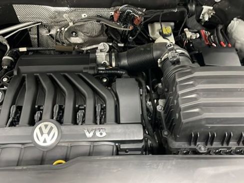 Used 2021 Volkswagen Atlas SE w/ Towing Package image 27