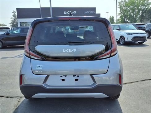 Used 2025 Kia Soul LX w/ LX Technology Package image 6