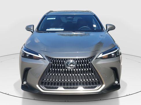 Used 2024 Lexus NX 250 FWD image 2