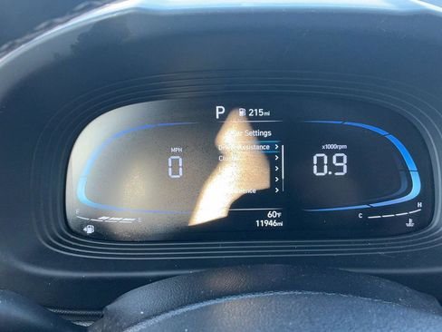 Certified 2023 Hyundai Venue SEL image 19