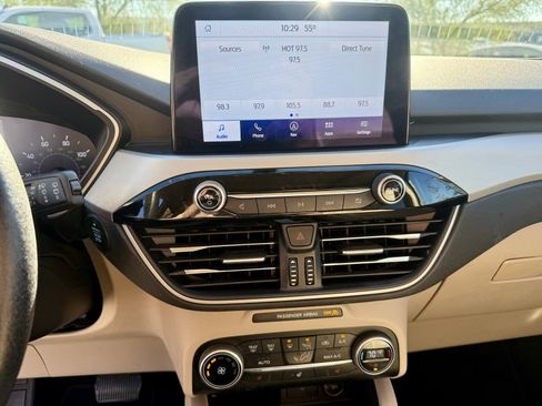 Used 2020 Ford Escape SEL image 22