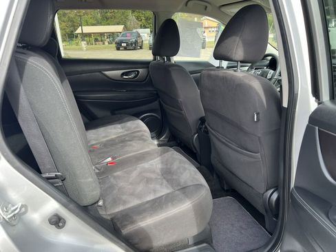 Used 2016 Nissan Rogue S w/ Appearance Package image 11