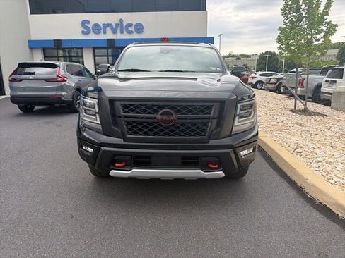 Used 2024 Nissan Titan PRO-4X w/ Pro-4x Convenience Package AWD/4WD image 12