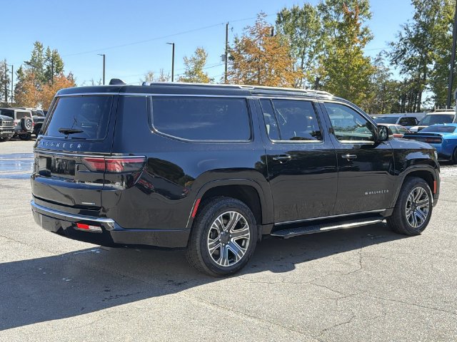 Used 2024 Jeep Wagoneer L Series II w/ Flexible Seating Group AWD/4WD image 12