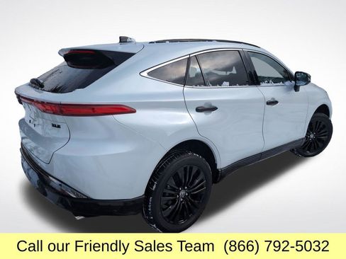 Used 2023 Toyota Venza Nightshade image 6