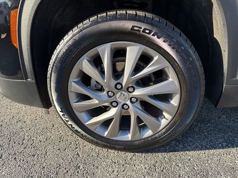 Certified 2025 Buick Enclave Preferred image 9