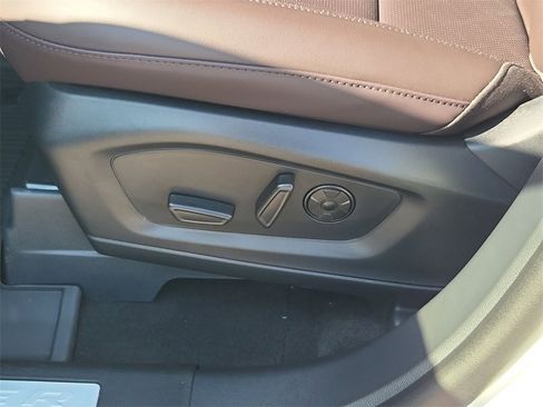 New 2026 Ford Explorer Platinum image 14