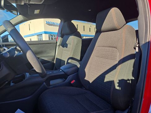 Certified 2025 Honda HR-V Sport image 15