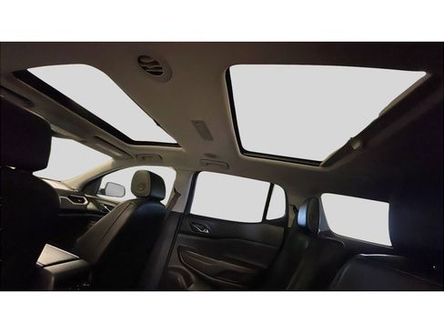 Used 2018 GMC Acadia SLT image 16