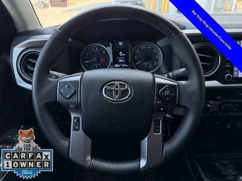 Used 2021 Toyota Tacoma SR5 AWD/4WD image 14