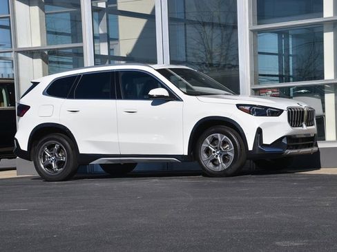 Used 2025 BMW X1 xDrive28i image 3