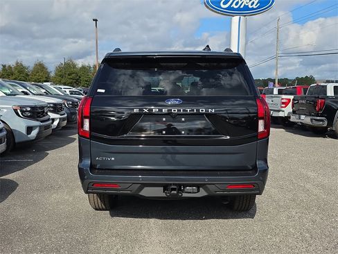New 2025 Ford Expedition Active image 6