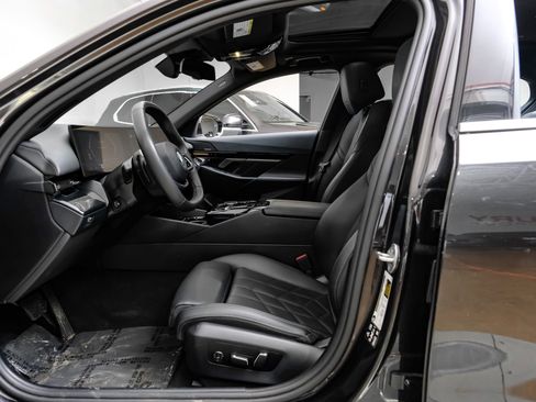 Used 2024 BMW 530i xDrive image 4