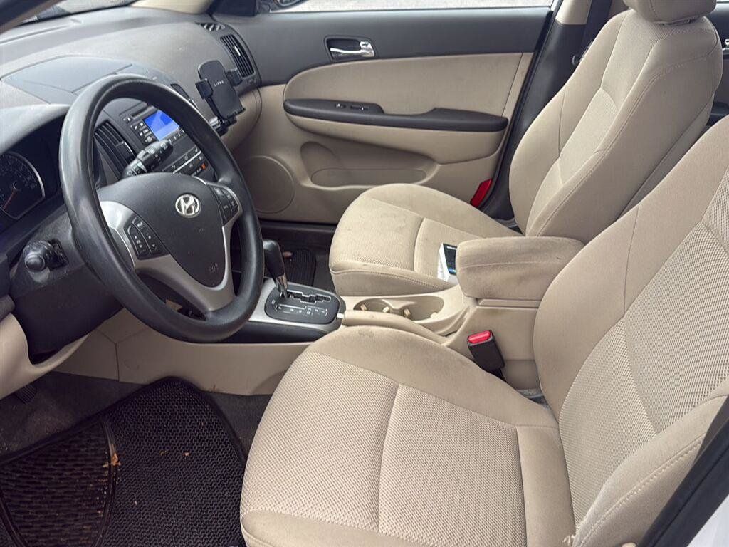 Used 2012 Hyundai Elantra w/ Preferred Pkg FWD image 9