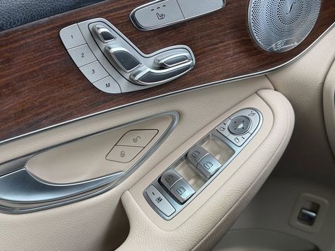 Used 2020 Mercedes-Benz GLC 300 image 20