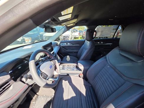 New 2026 Ford Explorer ST-Line w/ ST-Line Street Pack image 9