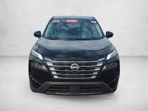 Certified 2025 Nissan Rogue SV image 2