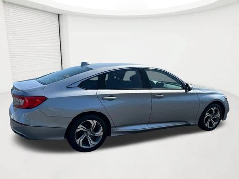 Used 2018 Honda Accord EX image 5