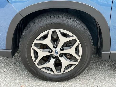 Certified 2023 Subaru Forester Premium AWD/4WD image 12