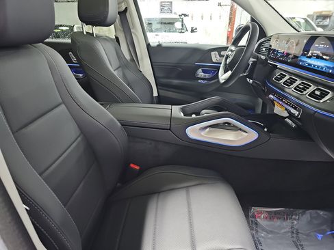 New 2026 Mercedes-Benz GLS 450 4MATIC image 10