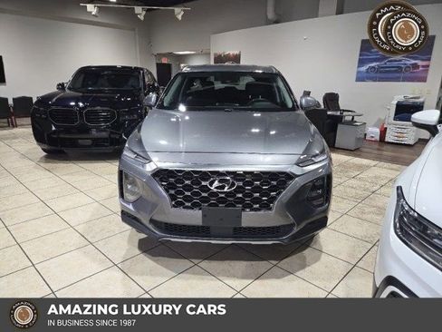 Used 2019 Hyundai Santa Fe SE image 1