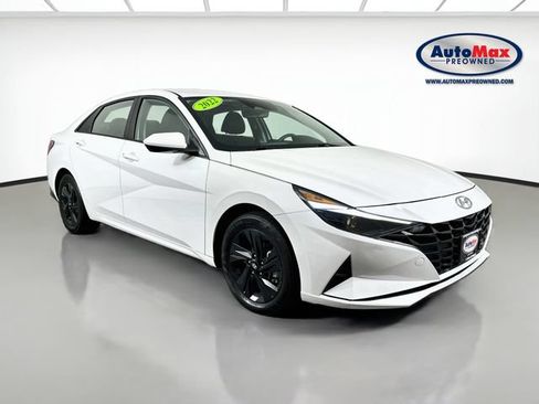 Used 2022 Hyundai Elantra Blue FWD image 1
