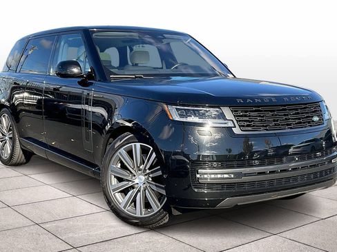 Used 2023 Land Rover Range Rover Long Wheelbase SE image 2