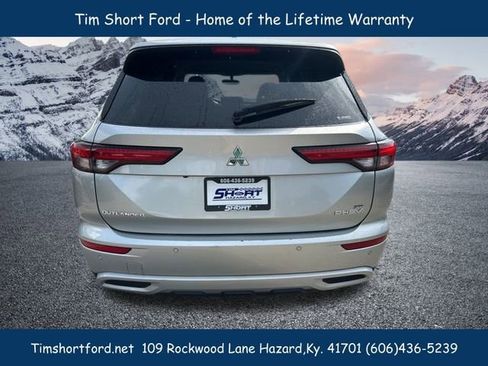 Used 2023 Mitsubishi Outlander LE image 6