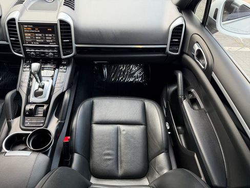 Used 2015 Porsche Cayenne Diesel AWD/4WD image 19