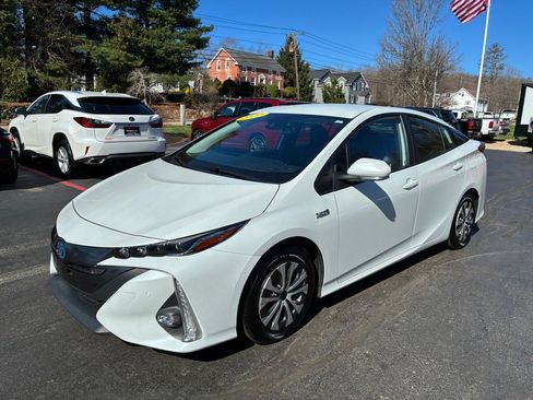 Used 2022 Toyota Prius Prime Limited image 1