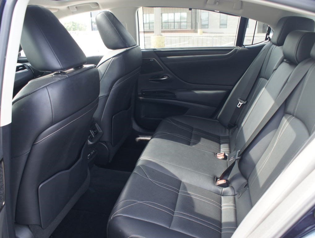 Used 2022 Lexus ES 350 Ultra Luxury FWD image 16