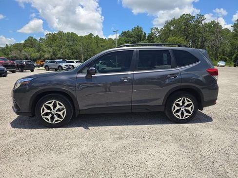 Used 2022 Subaru Forester Premium AWD/4WD image 6