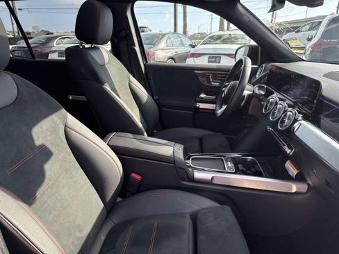 Used 2025 Mercedes-Benz GLB 250 GLB 250 image 12