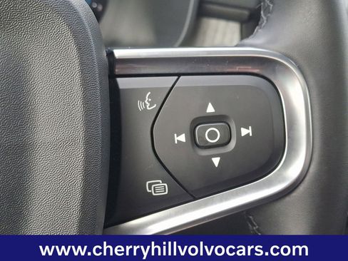 Certified 2025 Volvo XC40 B5 Plus image 22