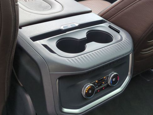 Used 2025 Ford Expedition King Ranch image 31