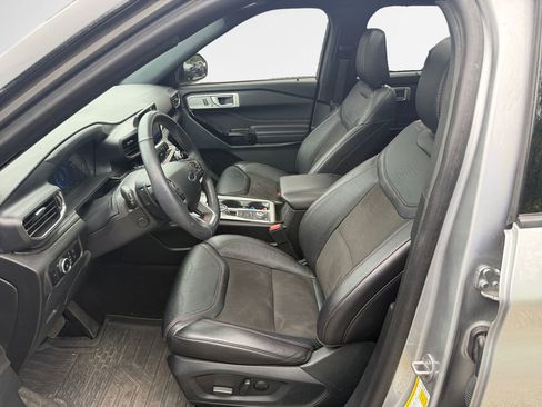 Used 2023 Ford Explorer ST w/ Equipment Group 401A AWD/4WD image 12